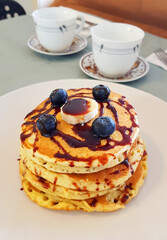 Fluffy vegan pancakes (with blueberries)