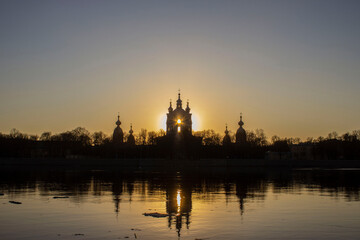 Fototapeta na wymiar Beautiful sunset in Saint Petersburg