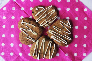 Cuatro galletas en forma de corazón
