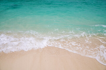 Fototapeta na wymiar Beautiful Beach and wave bubble pattern in the seascape background
