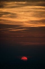 Atardecer, puesta de sol, en Castelsardo, Italia