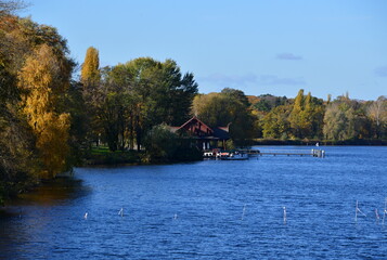 Panorama am Fluss Havel im Herbst, Potsdam, Brandenburg