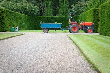 Garden tractor with trailer