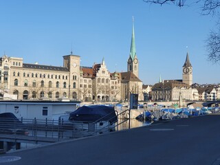 Obraz premium Zürich ist eine schweizerische Stadt, politische Gemeinde sowie Hauptort des gleichnamigen Kantons Zürich.