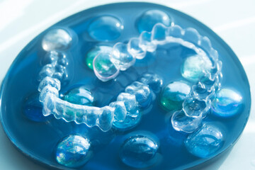 Invisible bracket aligners