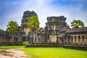 Fototapeta premium Angkor Wat is the largest temple in the world (Cambodia, 2019). It is raining