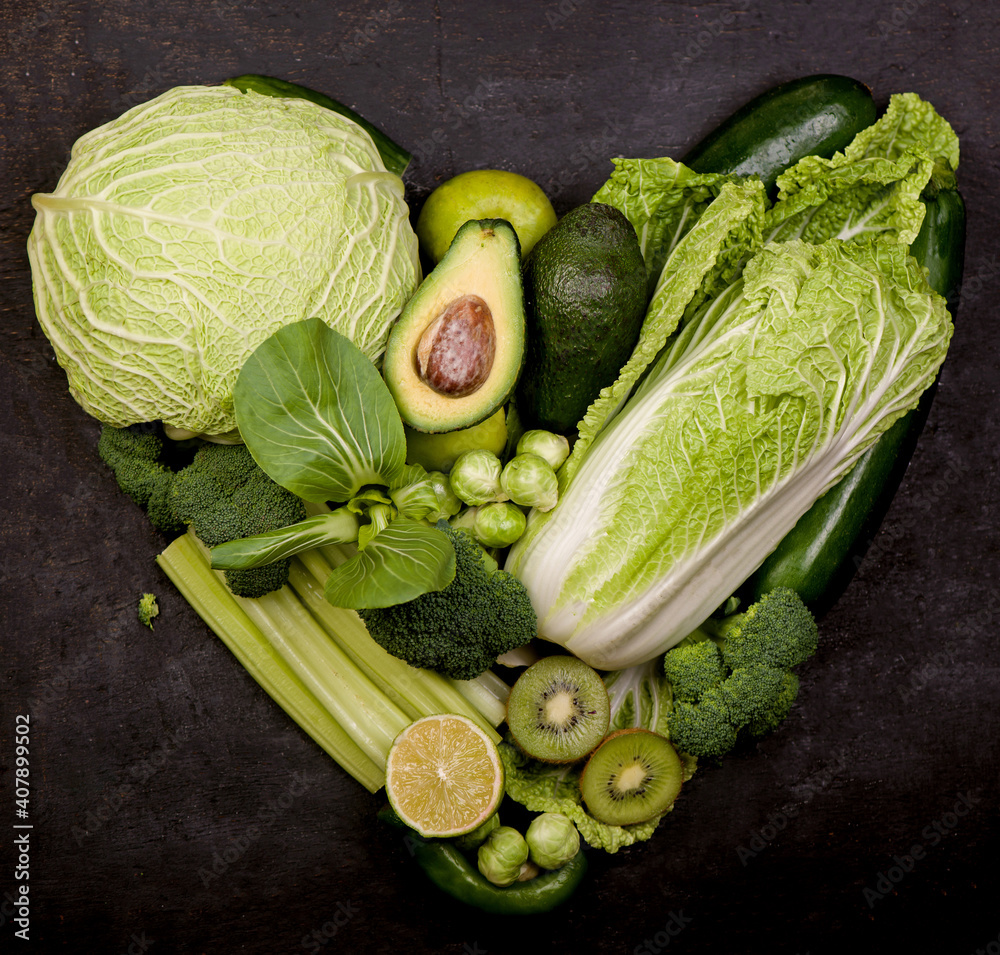 Poster Close up Newly Harvest Healthy Vegetables Isolated on black Background