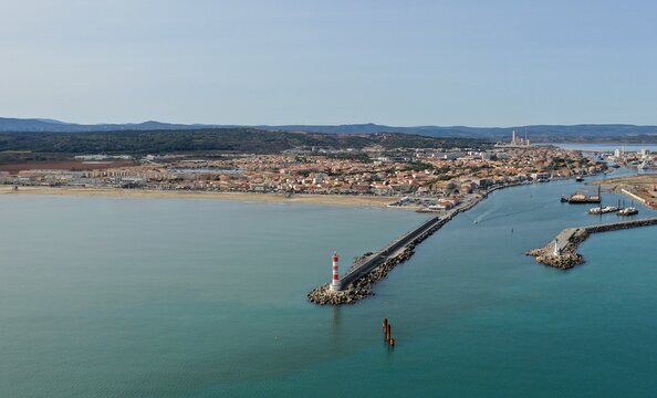 Port-la-Nouvelle dans l'Aude, vue du Ciel