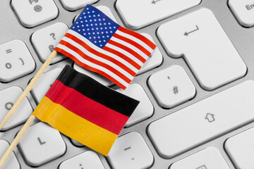 Flaggen USA und Deutschland mit PC Keyboard