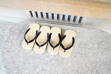 Japanese flip flop sandals for men at entrance of Japanese house - 草履 ぞうり サンダル...