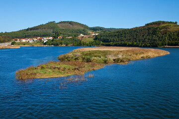 Río Nalón,,tramo bajo desembocadura en Muros, Asturias