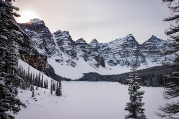 Fototapeta na wymiar Moraine Lake in the Winter, Banff, Alberta, Canada