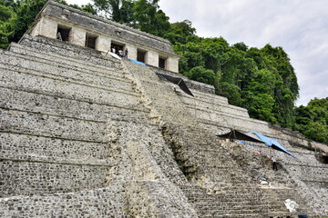 Fototapeta na wymiar Paisajes y localizaciones de las ruinas mayas de Palenque, en el estado de Chiapas, en el sureste de Mejico
