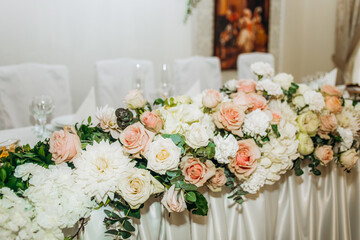 Floral compositions of the wedding hall