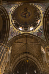 Obraz premium The Catholicon is the church at the center of the Church of the Holy Sepulchre in Jerusalem