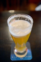 Une gorgée de bierre