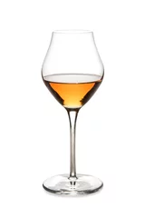 Fotobehang Amber zoete wijn of Italiaanse wijn passito in glas geïsoleerd op een witte achtergrond in silhouette © framarzo