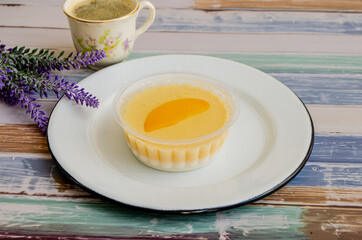 Fruit jelly with fresh apricot (dessert)