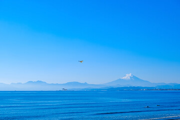Fototapeta na wymiar 【神奈川県 江ノ島】湘南の海と富士山