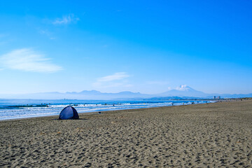 Fototapeta na wymiar 【神奈川県 江ノ島】湘南の海と富士山