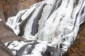 凍結した冬の袋田の滝