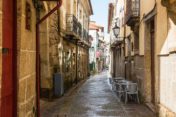 Fototapeta na wymiar ポルトガル　ギマランイスの旧市街の街並み