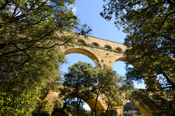 ポン・デュ・ガール〜古代ローマの水道橋（フランス）