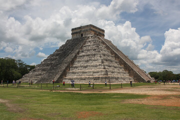 chichen itza pyramid