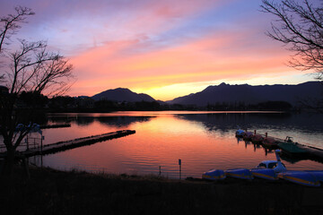 Lake Kawaguchi near Mount Fuji at sunset in Kawaguchiko, Yamanashi, Japan.