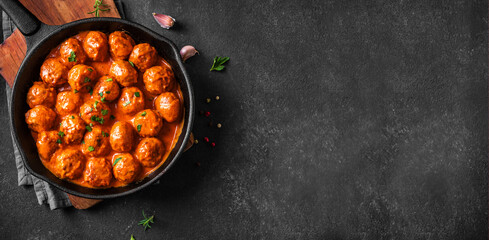 Meatballs in tomato sauce
