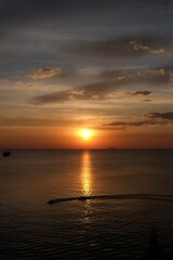 Obraz premium sunset over the sea