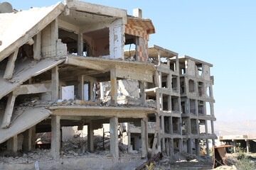 Dier Ez Zior city in Syria destroyed by ISIS in 2020 and daily life after 