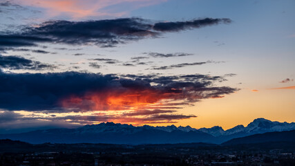 Obraz premium Winter colorful sunset in the countryside of Friuli-Venezia Giulia, Italy
