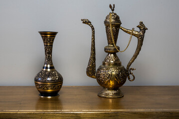 Fototapeta na wymiar Stil life of vintage vase and teapot