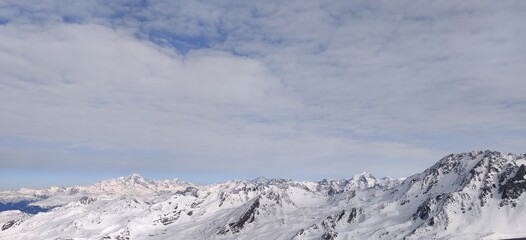 Obraz premium snow covered mountain