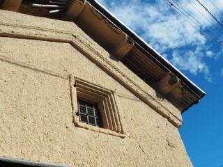 古い蔵とその土壁