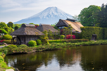 忍野村　忍野八海と富士山