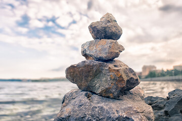 Stone balance at the Ternopil Pond.