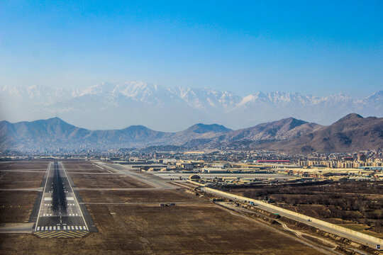 Flight between Kabul and Jalalabad in January 2020 at the end of winter