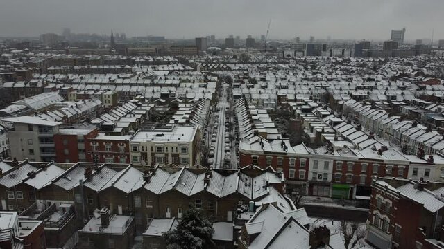 London Kilburn Brondesbury covered in snow