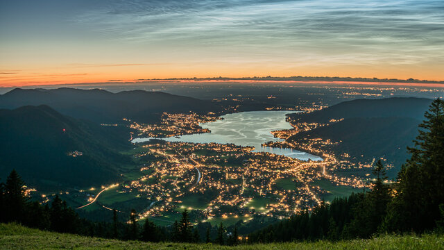 Tegernsee in der Abendd&auml;mmerung