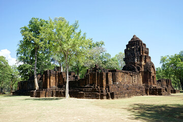 Fototapeta na wymiar Ancient Khmer Art Stone Castle