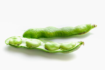 莢をむいたそら豆