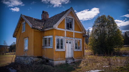 old house in the mountains