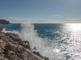 Mer agitée à Nice sur la Côte d'Azur