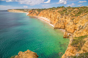 Algarve Portugal Landschaft und Kalksteinfelsen