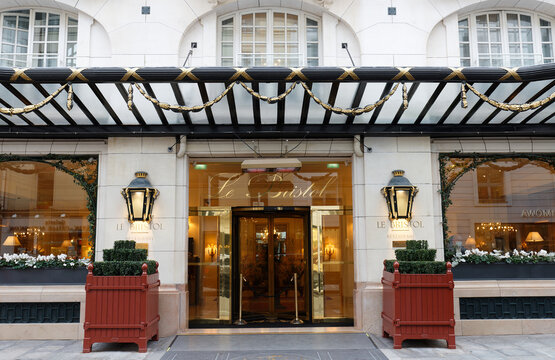 Located on the prestigious Rue du Faubourg Saint-Honore, Hotel Le Bristol is at the heart of Paris fashion and arts district, where it has been welcoming esteemed guests since 1925.