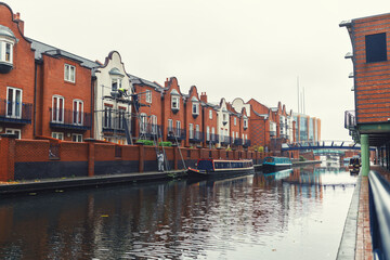 In Birmingham is easy to travel thanks to fantastic network of public transport. Birmingham is major transport hub, due to location in central England. Most of public transport use in West is by bus