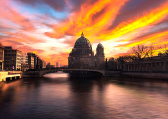 Fototapeta premium Beautiful view of historic Berlin Cathedral (Berliner Dom) at famous Museumsinsel (Museum Island) 