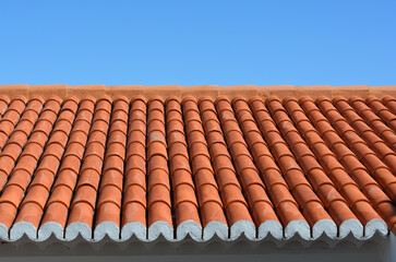 Ziegeldach - Mönch- und Nonne-Verlegeart - Madeira, Portugal